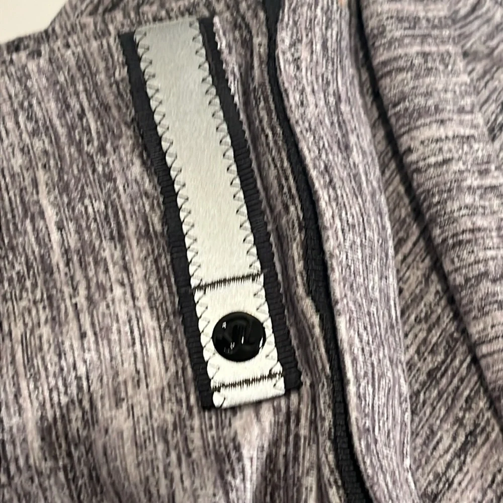 Lululemon Vinyasa Wrap Heathered Grey Scarf - Picture 4 of 6